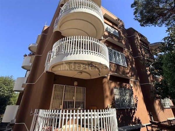 appartamento in vendita a Roma in zona Mostacciano