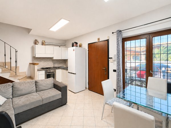 casa indipendente in vendita a Roma
