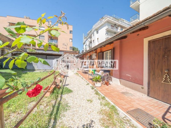 appartamento in vendita a Roma in zona Prenestino-Labicano