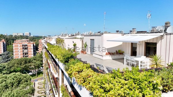 appartamento in vendita a Roma in zona EUR