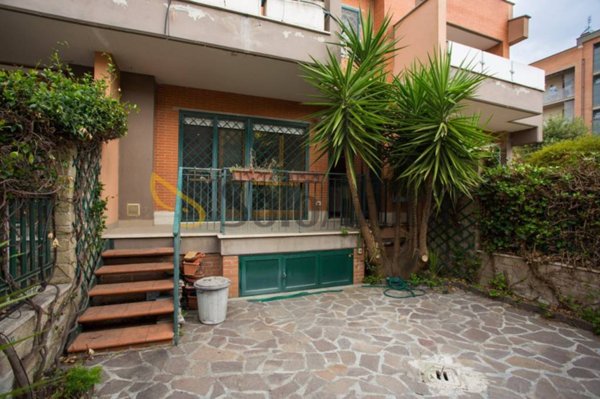 casa indipendente in vendita a Roma in zona Acilia