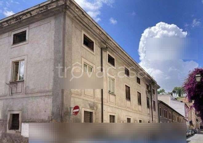 appartamento in vendita a Roma in zona Trastevere