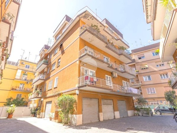 appartamento in vendita a Roma in zona Gianicolense