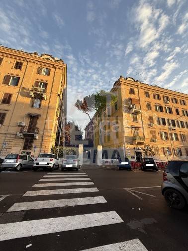 appartamento in vendita a Roma in zona Ostiense