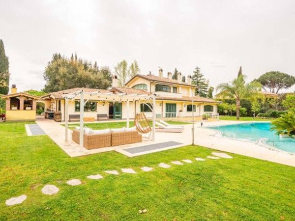 casa indipendente in vendita a Roma in zona Olgiata