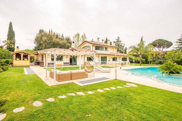 casa indipendente in vendita a Roma in zona Olgiata