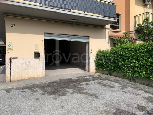 locale commerciale in vendita a Roma in zona Ottavia