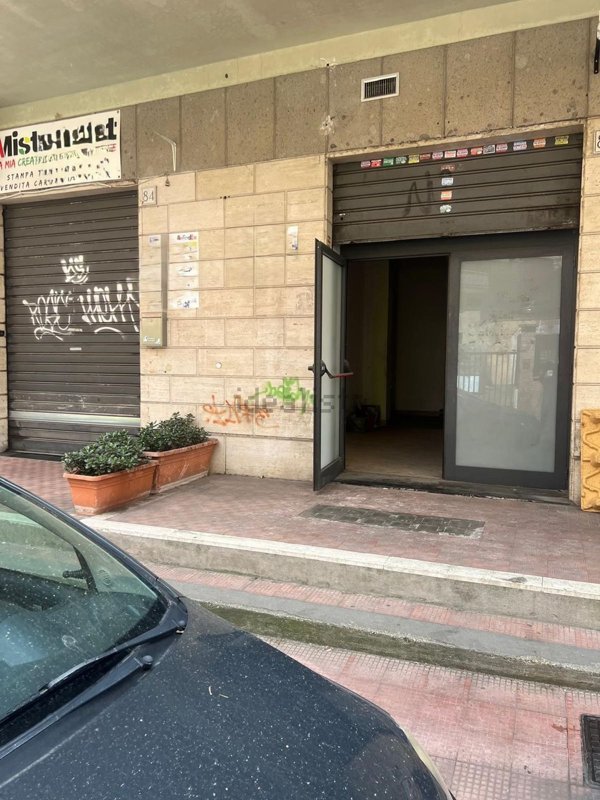 negozio in vendita a Roma in zona Monte Sacro/Talenti