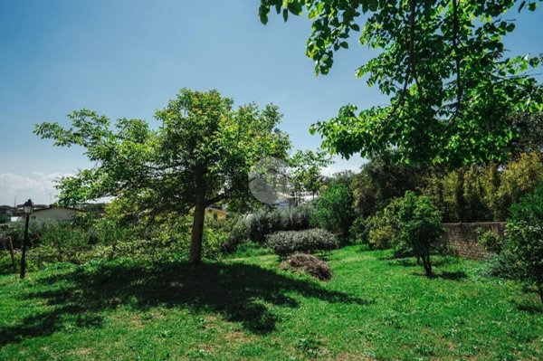 casa indipendente in vendita a Roma