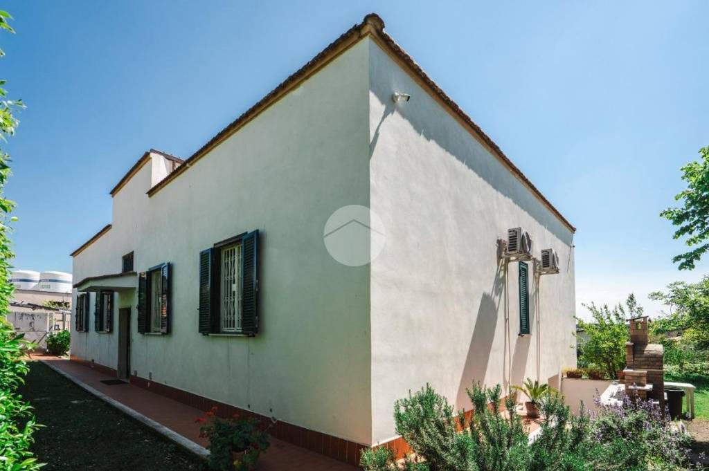 casa indipendente in vendita a Roma in zona Colle del Sole