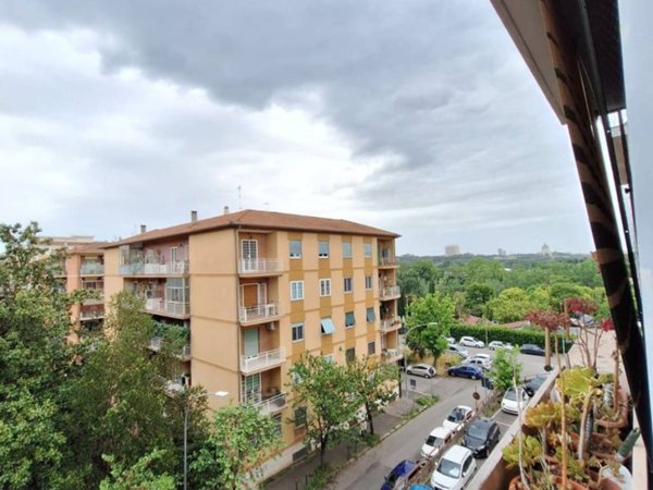 appartamento in vendita a Roma in zona Ostiense