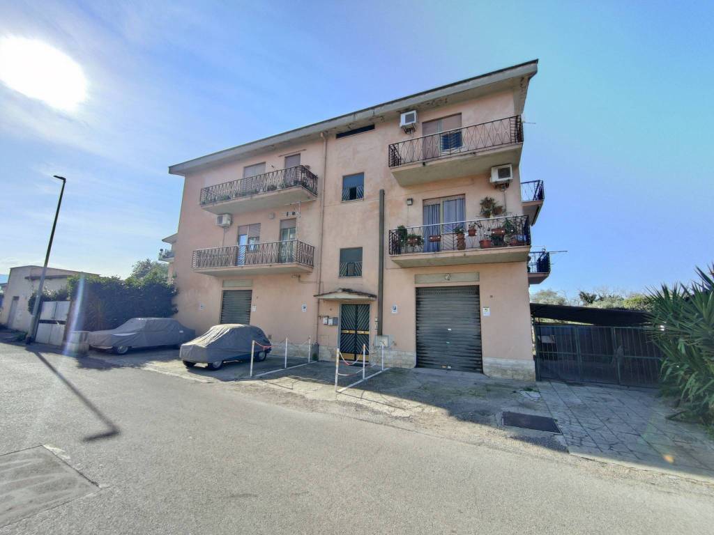 appartamento in vendita a Roma in zona Tomba di Nerone