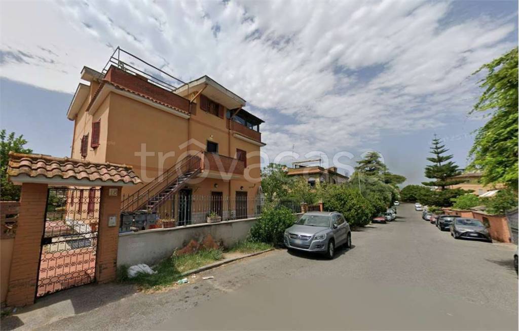 appartamento in vendita a Roma in zona Massimina/Casal Lumbroso