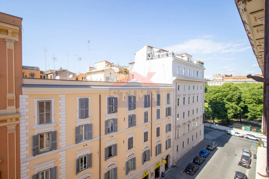 appartamento in vendita a Roma in zona Castro Pretorio