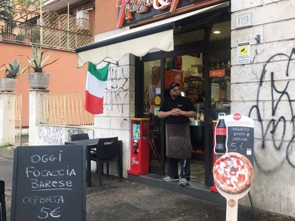 negozio in vendita a Roma in zona Prenestino-Centocelle