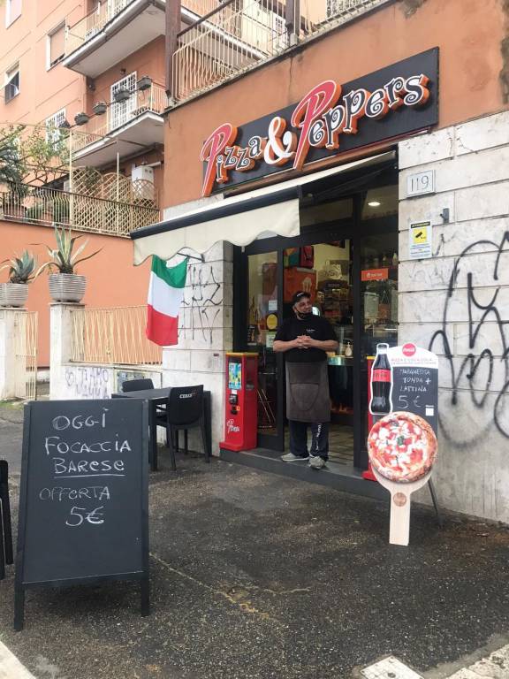 negozio in vendita a Roma in zona Prenestino-Centocelle