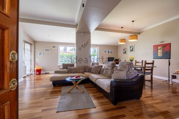 casa indipendente in vendita a Roma in zona Casal Palocco