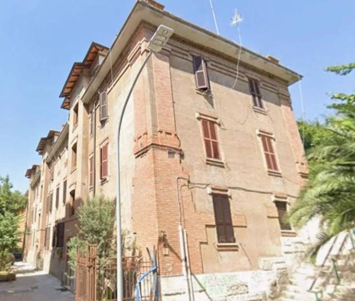 appartamento in vendita a Roma in zona San Saba - Ripa