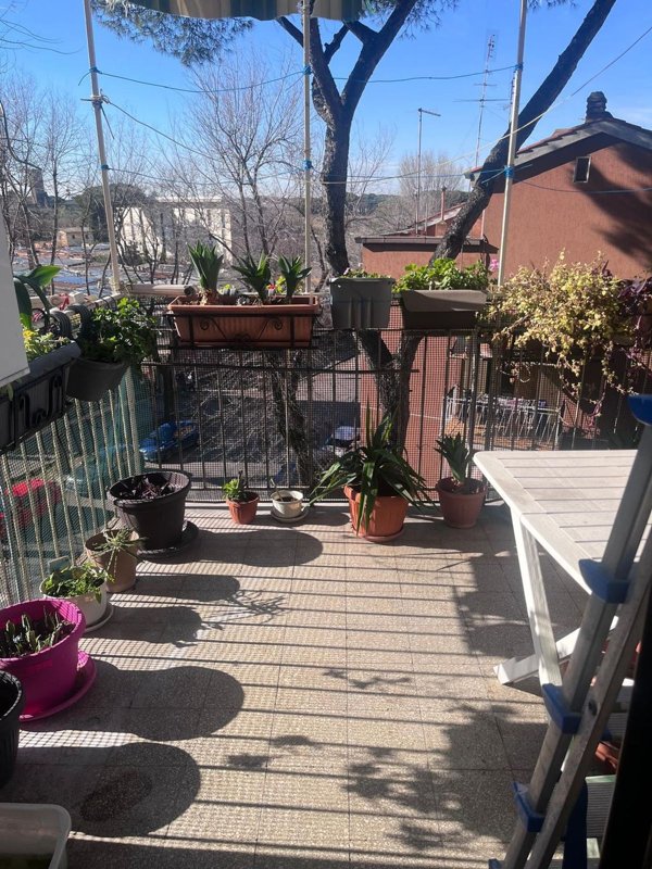 appartamento in vendita a Roma in zona Appio Claudio