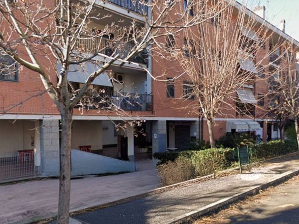 negozio in vendita a Roma in zona Casal Boccone