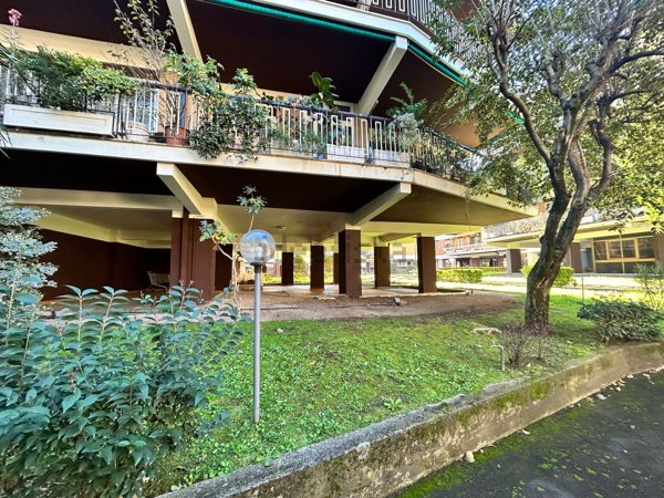 appartamento in vendita a Roma in zona Casal Morena