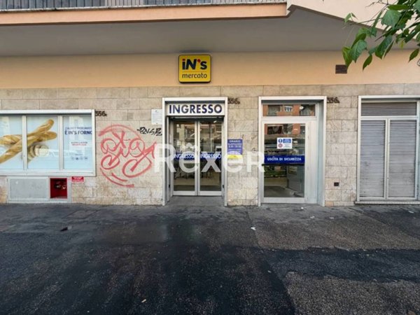 negozio in vendita a Roma in zona Prenestino-Labicano