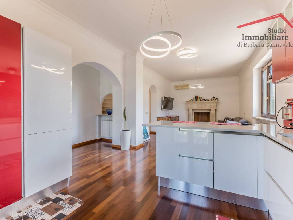 casa indipendente in vendita a Roma in zona Infernetto