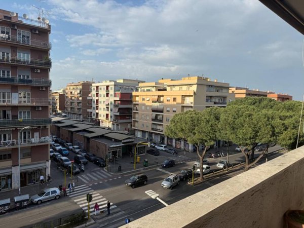 appartamento in vendita a Roma in zona Prenestino-Labicano