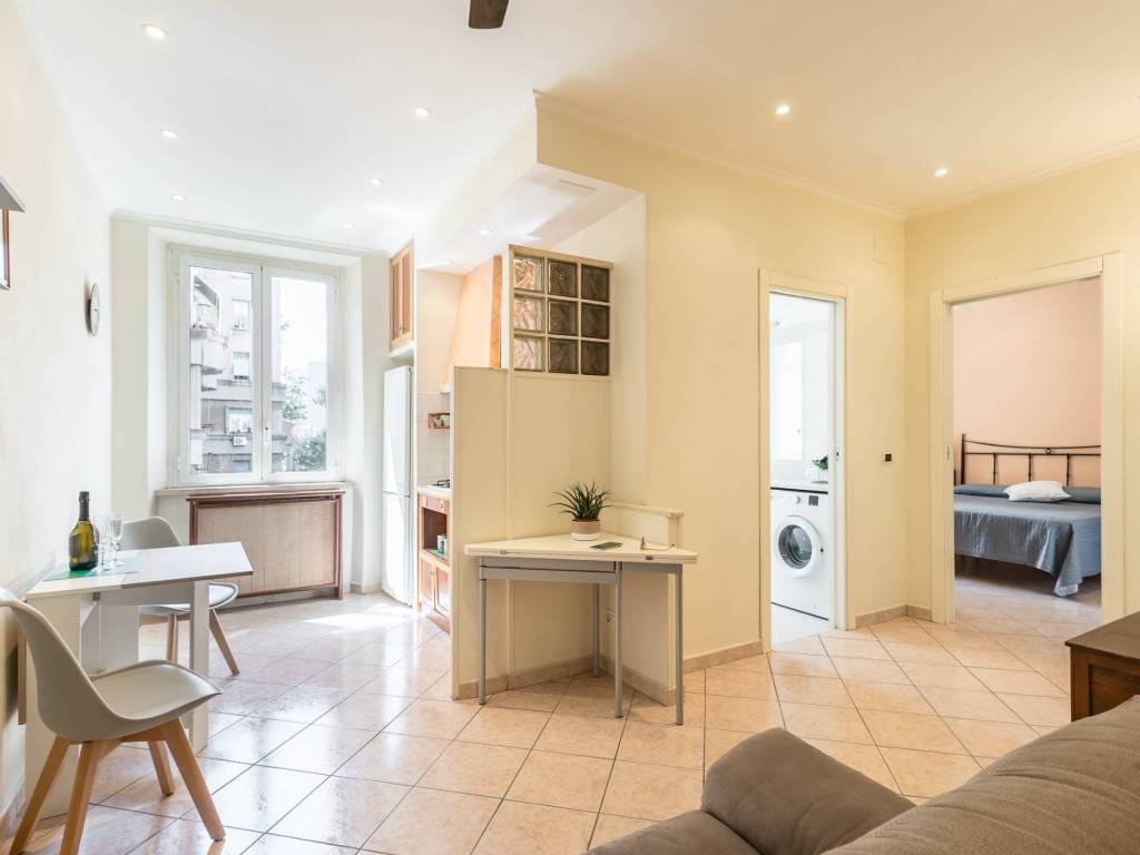 appartamento in vendita a Roma in zona Appio Latino