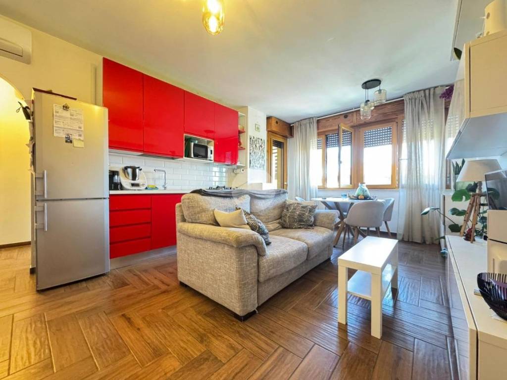 appartamento in vendita a Roma in zona Tor de' Cenci