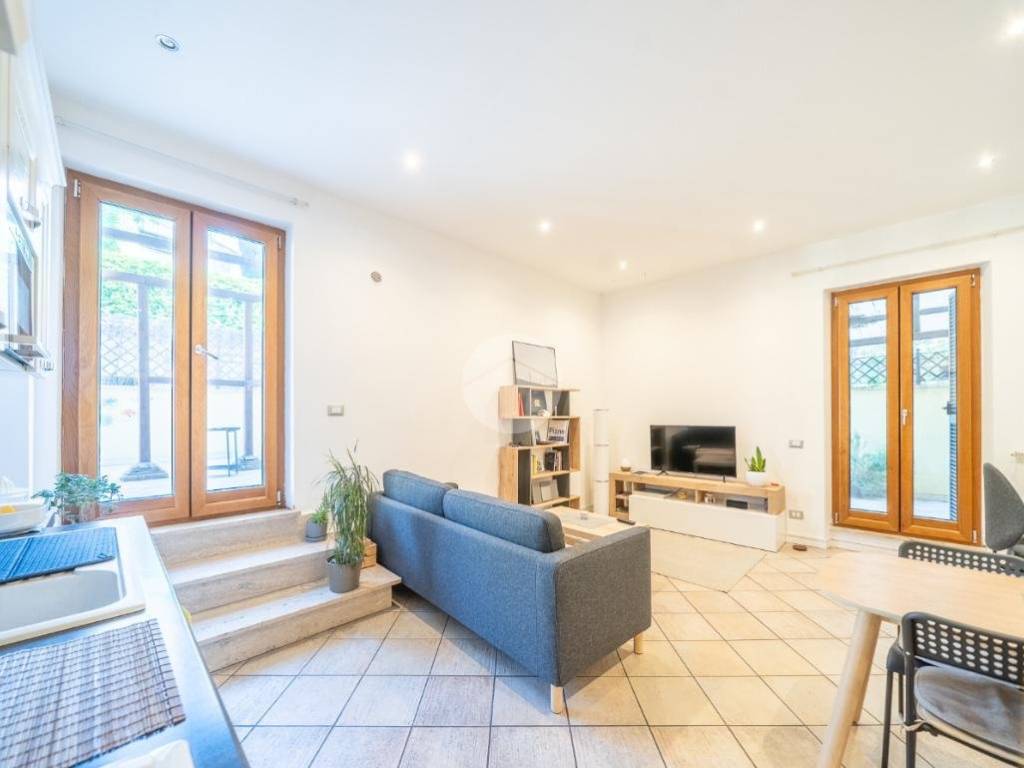 appartamento in vendita a Roma in zona Appio Claudio