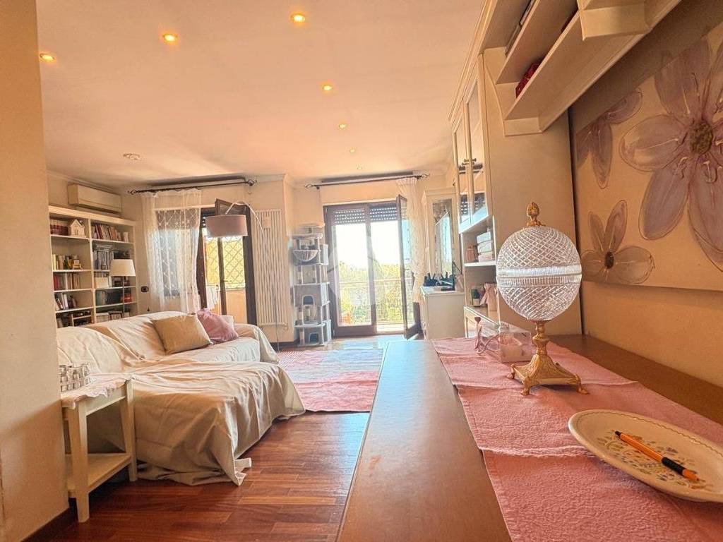 appartamento in vendita a Roma in zona Mezzocammino