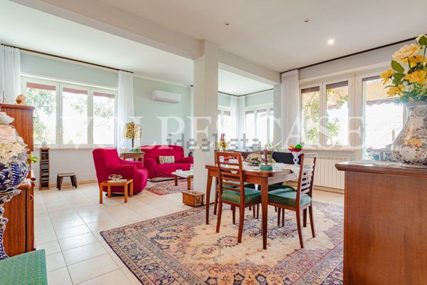 appartamento in vendita a Roma in zona Spinaceto