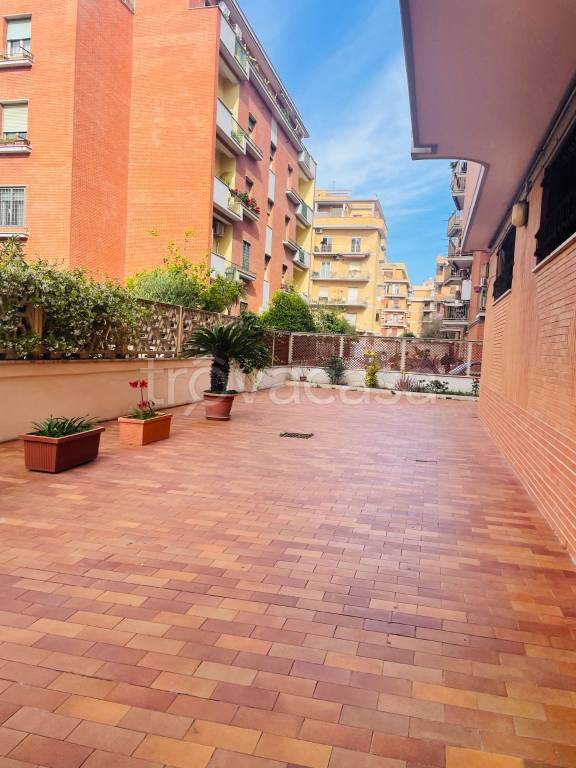 appartamento in vendita a Roma in zona Ostia
