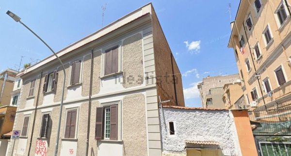 appartamento in vendita a Roma in zona Tuscolano