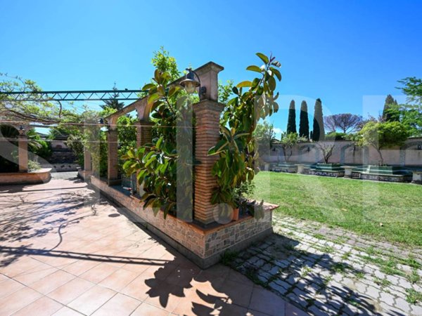 casa indipendente in vendita a Roma in zona Della Vittoria