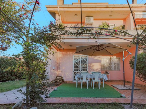 casa indipendente in vendita a Roma in zona Acilia