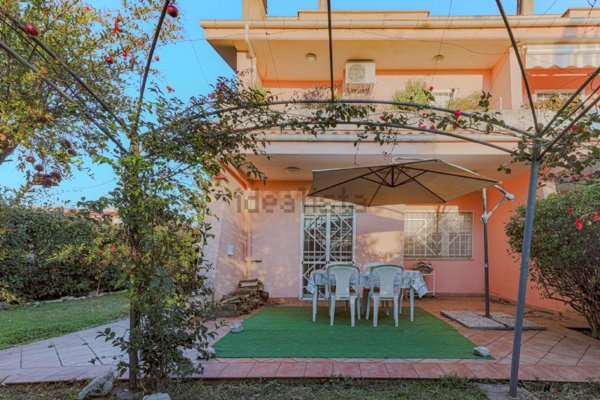 casa indipendente in vendita a Roma in zona Acilia