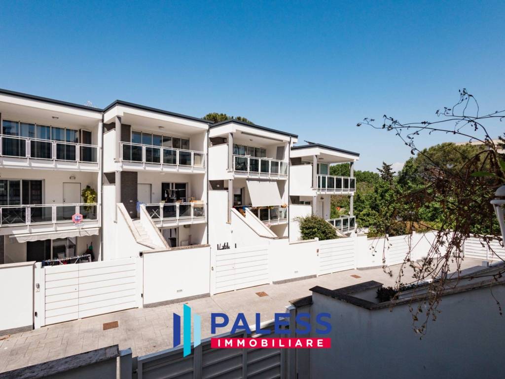 casa indipendente in vendita a Roma in zona Acilia