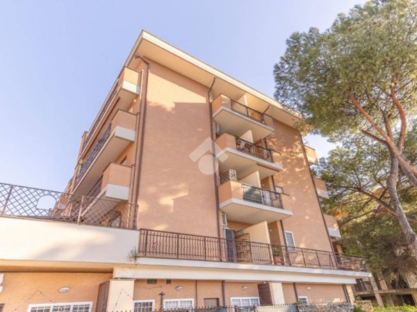 appartamento in vendita a Roma in zona Casal Monastero