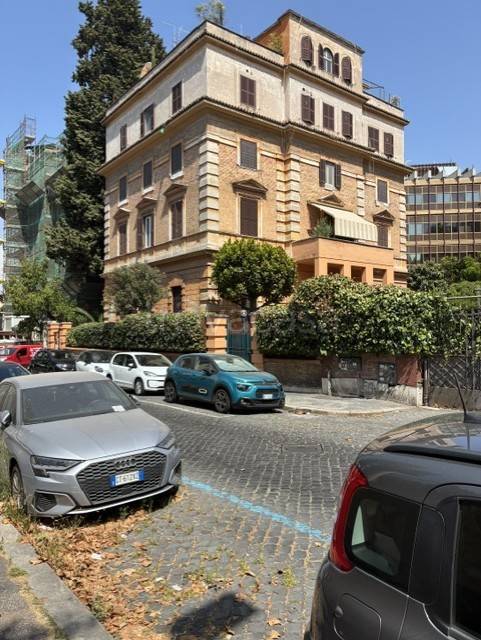 appartamento in vendita a Roma in zona Nomentano