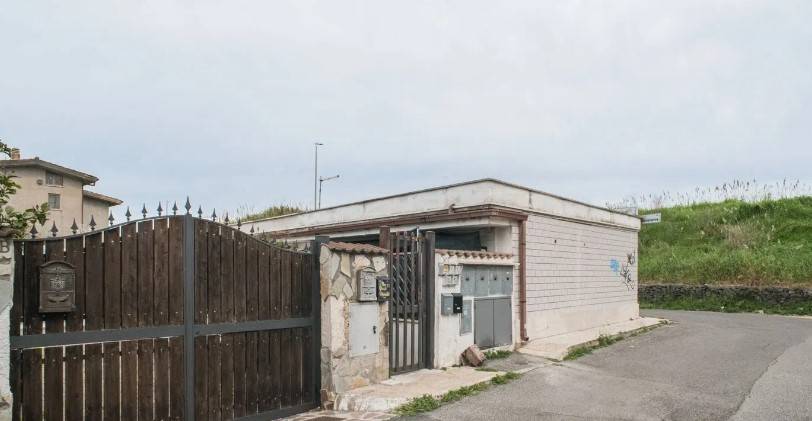 appartamento in vendita a Roma in zona Acilia