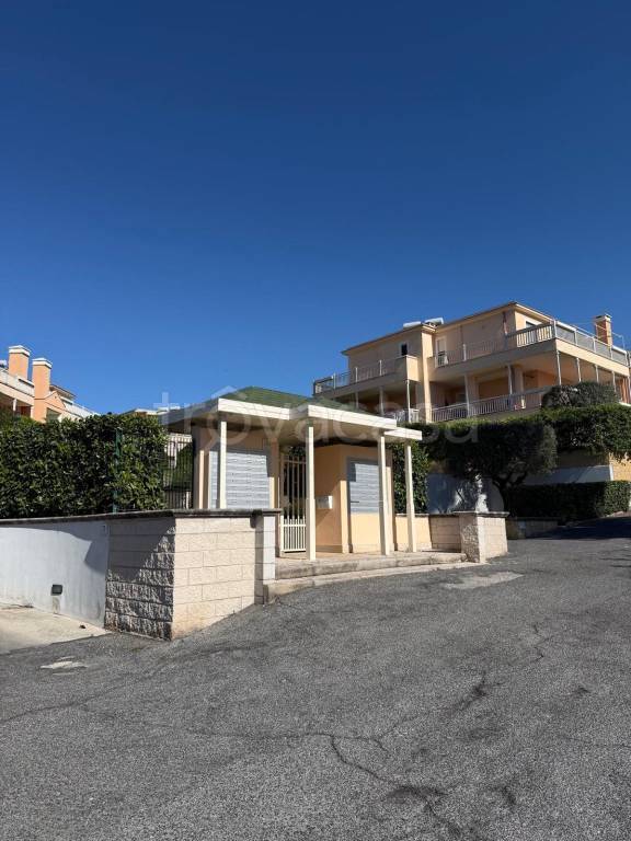 appartamento in vendita a Roma in zona Ponte Mammolo