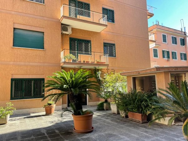 appartamento in vendita a Roma in zona Prenestino-Centocelle