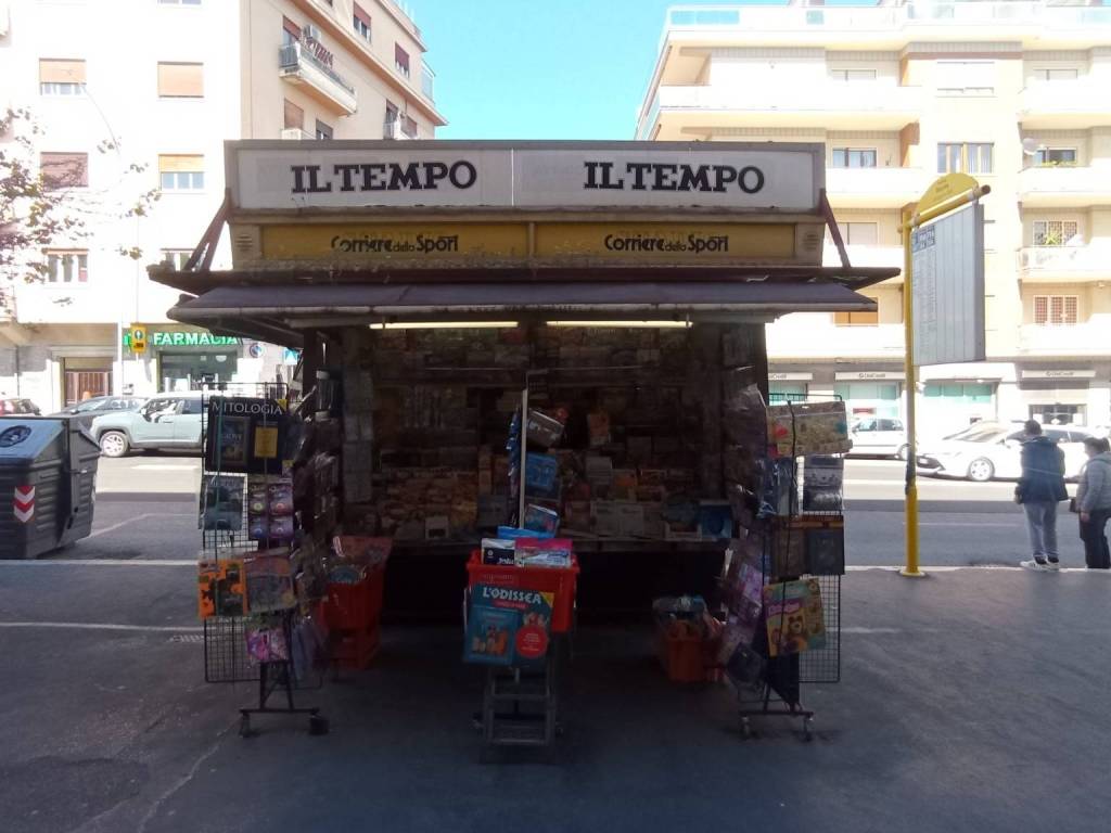 negozio in vendita a Roma in zona Aurelio