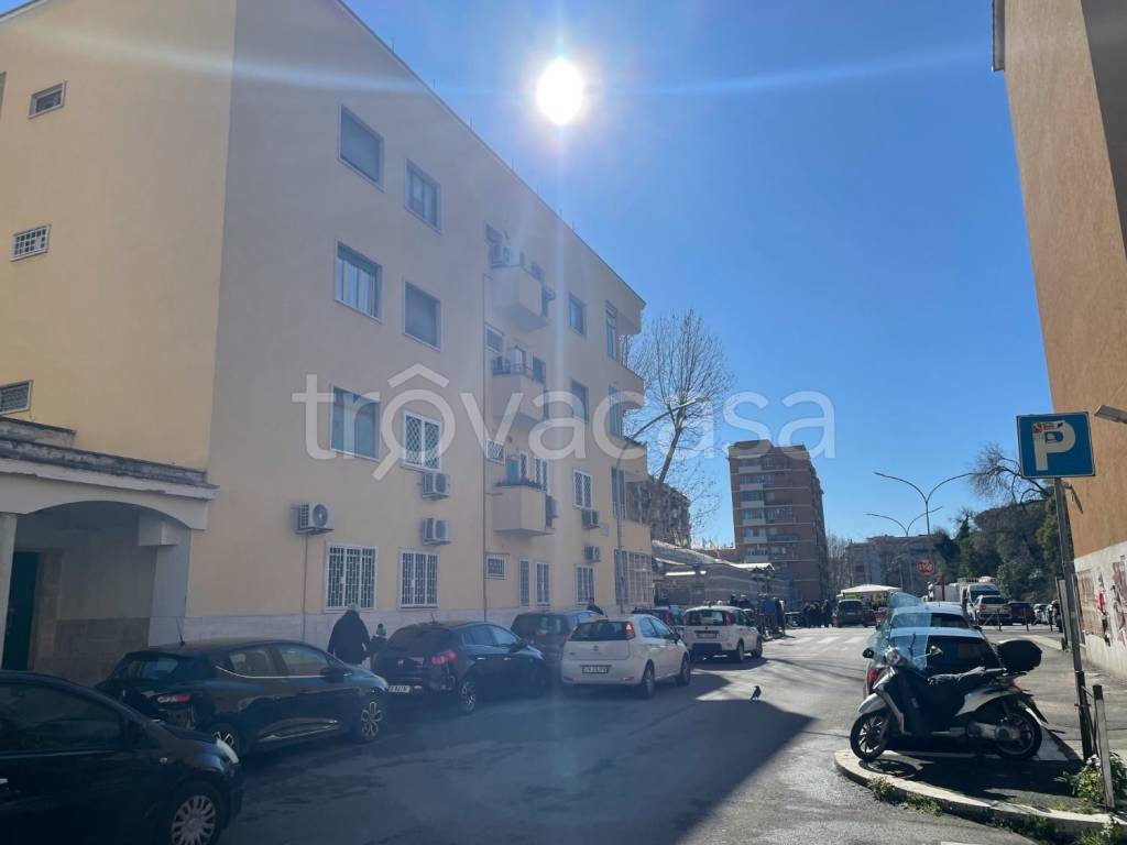 appartamento in vendita a Roma in zona Prenestino-Labicano