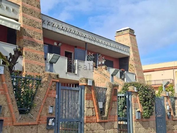 appartamento in vendita a Roma in zona Valle Muricana