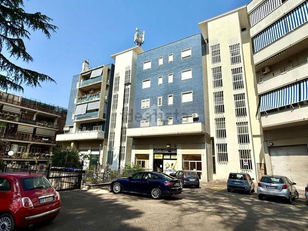 appartamento in vendita a Roma in zona Mostacciano