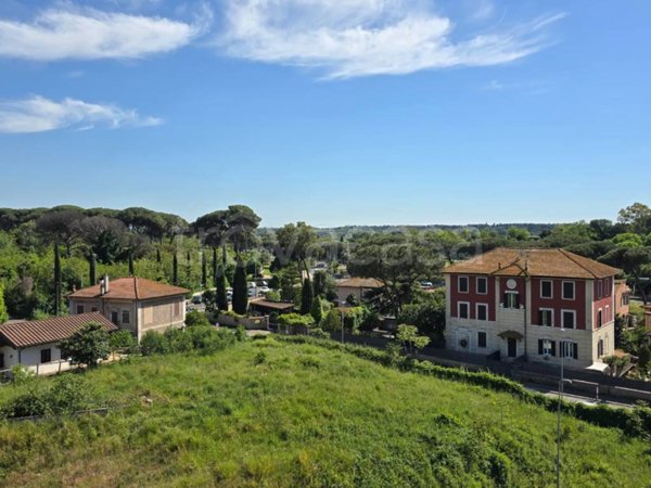 appartamento in vendita a Roma in zona Tuscolano