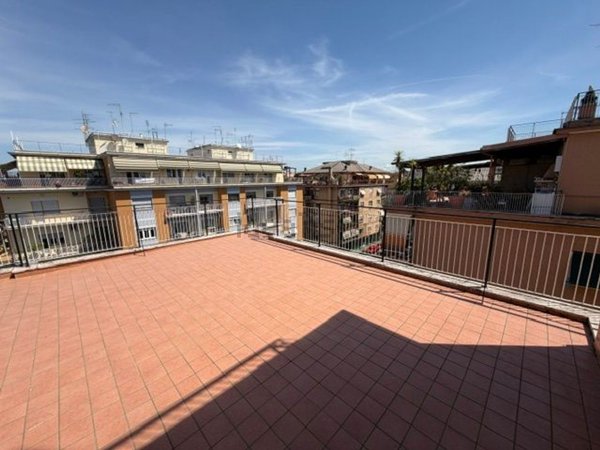 appartamento in vendita a Roma in zona Prenestino-Centocelle